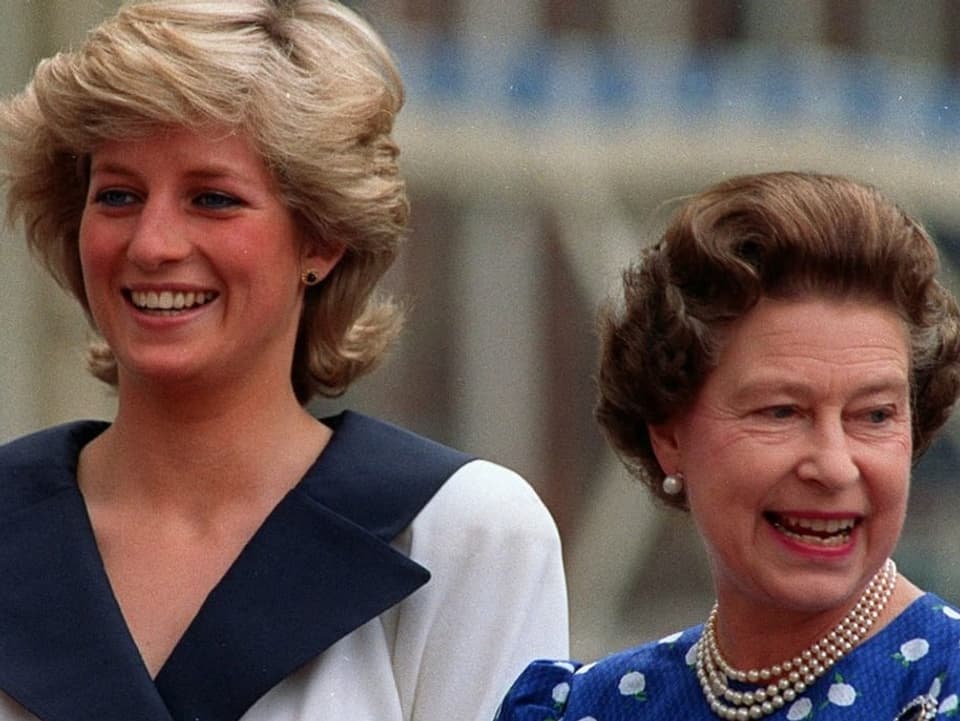 Diana und ihre Schwiegermutter 1987 in London.