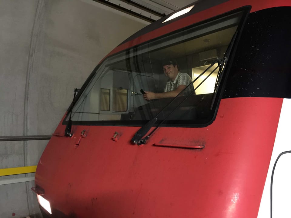 Lokführer im Zug.