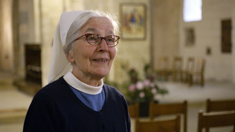 Schwester Madeleine Chevalier in der Kirche.