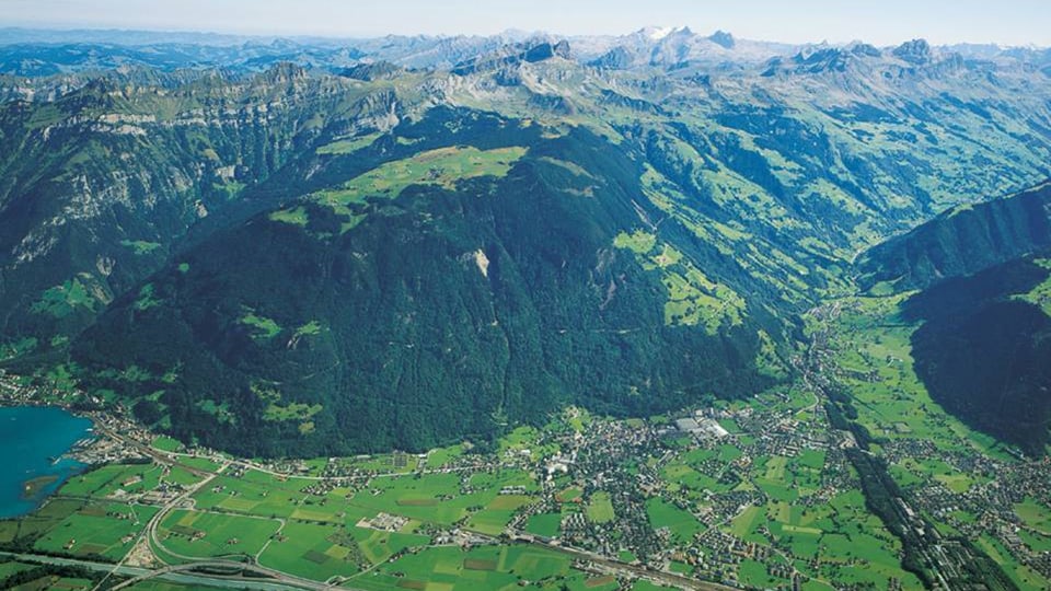 Luftbild des Urner Talbodens