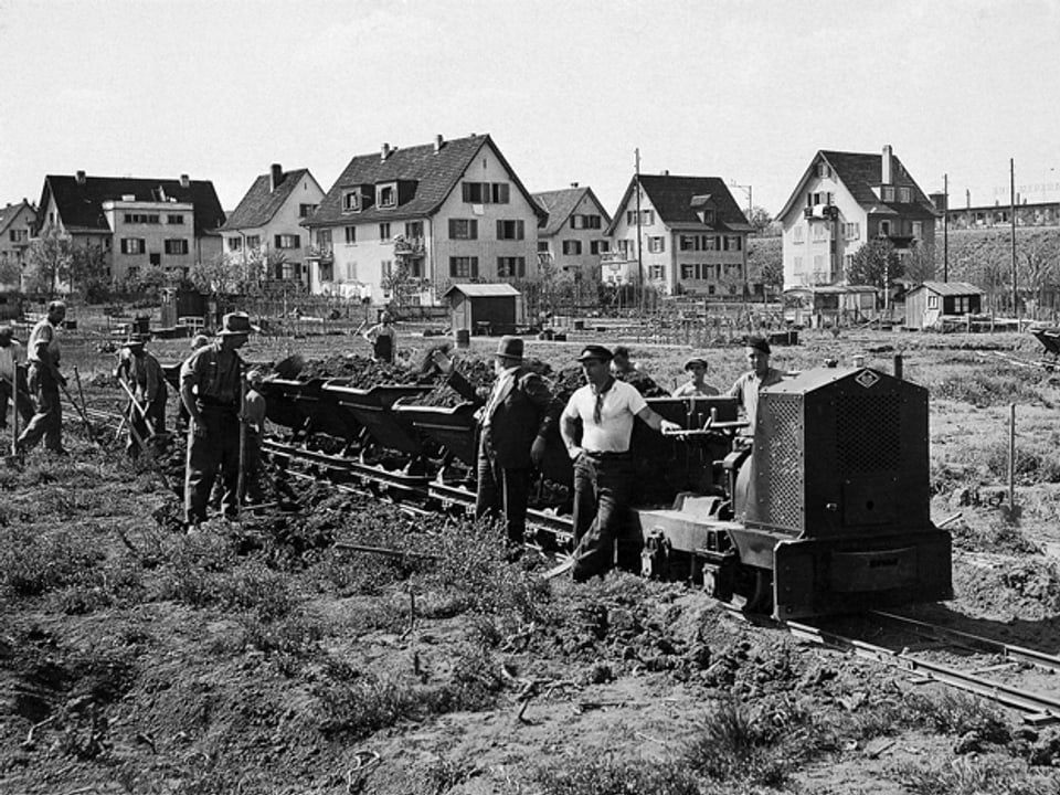 Arbeiter 1938-1939 auf dem Bauplatz.