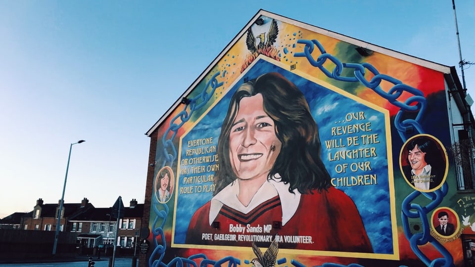 Kunst als Kampfmittel buntes Wandbild von Bobby Sand in Belfast