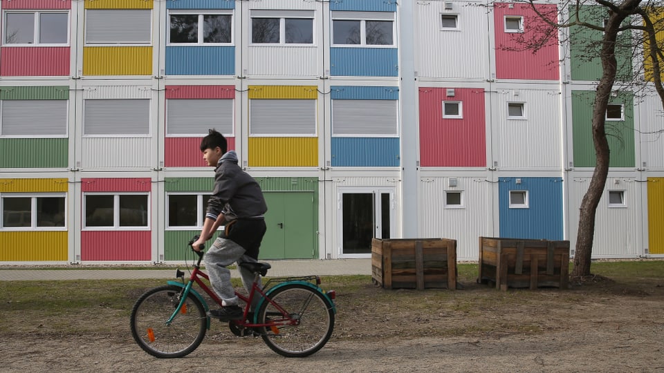 Knapper Wohnraum - Flüchtlinge brauchen keine Neubauten - Kultur - SRF