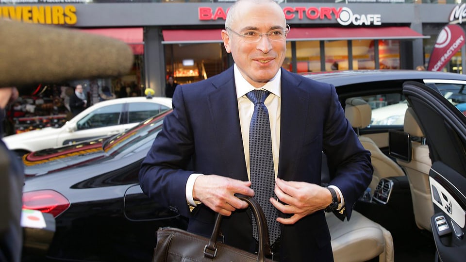 Chodorkowski mit Tasche