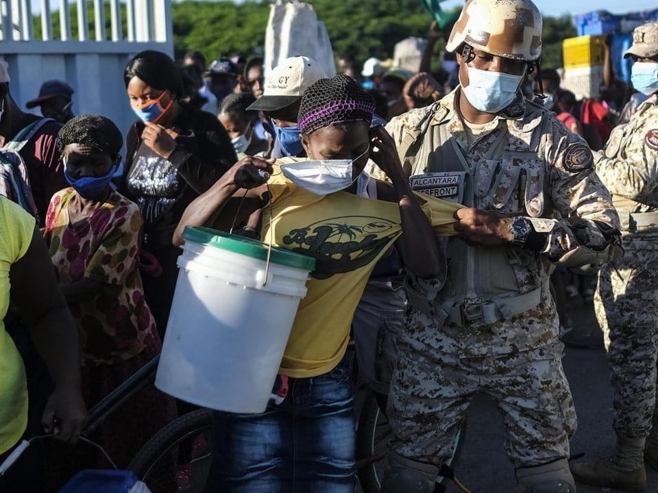 Haitianische Flüchtlinge an der Grenze zur Dominikanischen Republik.