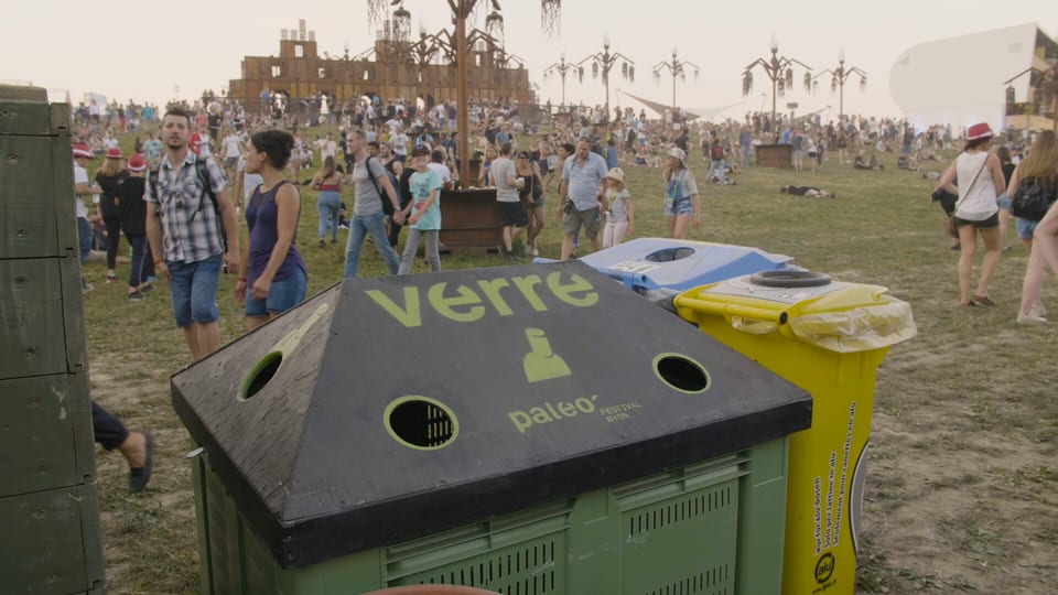 Abfall gibt es am Paléo Festival auch. Aber er landet getrennt in den vielen speziellen Behältern. Am Boden liegt so gut wie nichts.