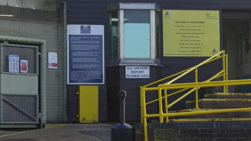 Der Eingang zum Huntercombe-Gefängnis westlich der britischen Hauptstadt London,