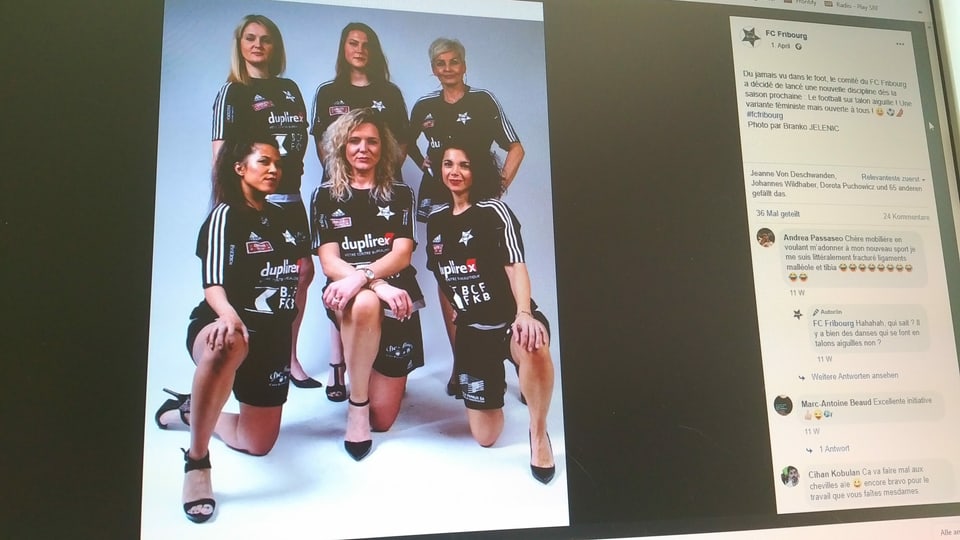 Foto der sechs Frauen in schwarzen Leibchen und mit schwarzen Stöckelschuhen