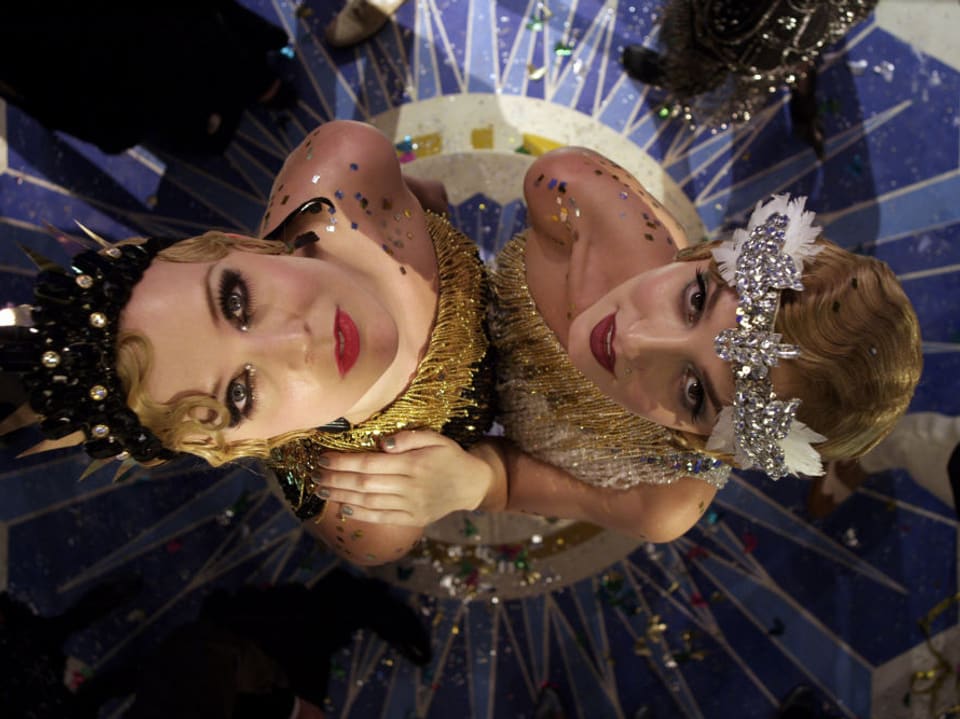 Szenenbild aus «The Great Gatsby»: Spiegelbild zweier Frauen.