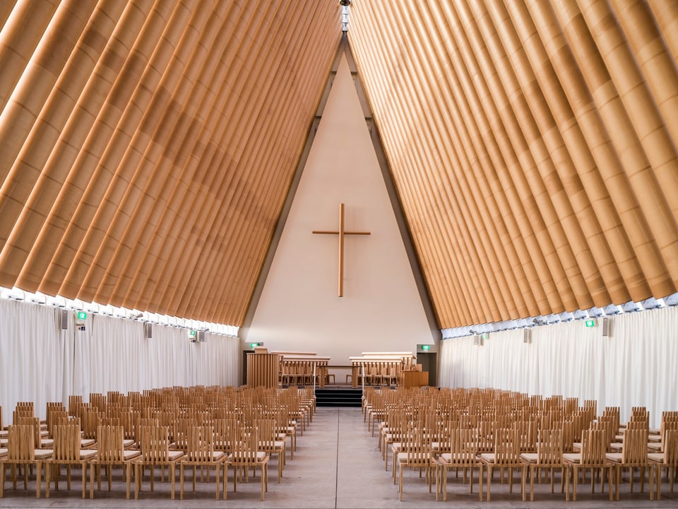Die 24m hohe Kirche in Christchurch, Neuseeland, aus Karton.