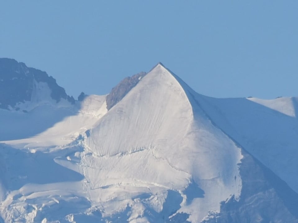 verschneiter Berg