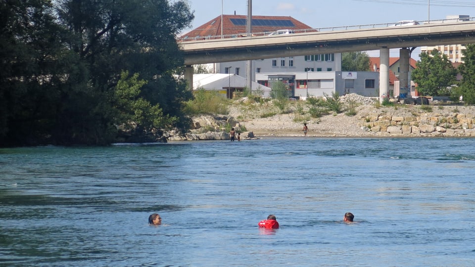 Kontroverse um das Flussschwimmen im Kantonsparlament