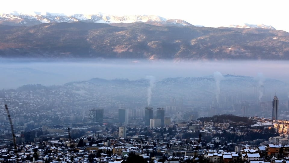 Blick auf Sarajevo im Winter