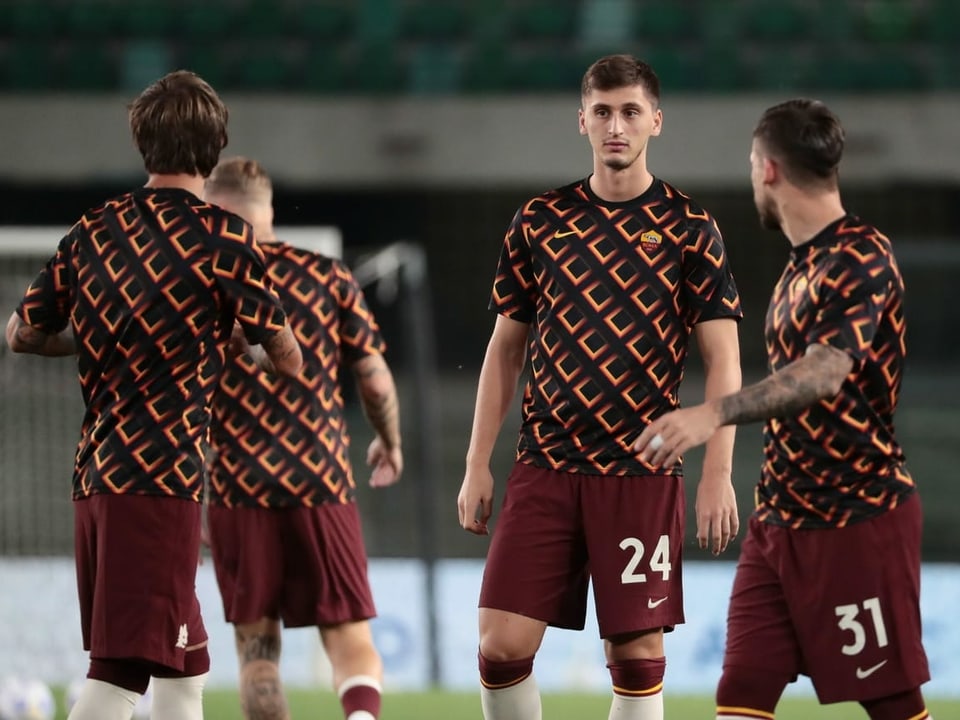 Hyptnotisierende Trikots: Die AS Roma weiss in der neuen Saison textiltechnisch zu überraschen.