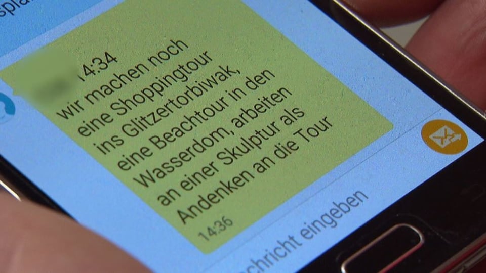 Handybildschirm mit geöffneter SMS