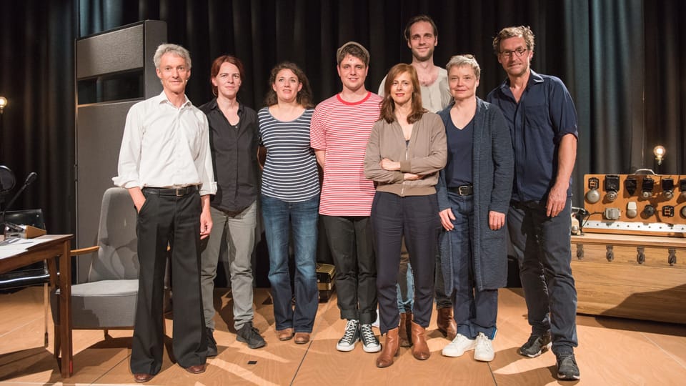 Das «Ohrenschmausen»-Team (von links): Gerhard Tschan (Moderator), Uta Köbernick, Stefanie Grob, Dominik Muheim, Isabelle Menke, Michael Wächter, Chantal LeMoign, Sigi Terpoorten.