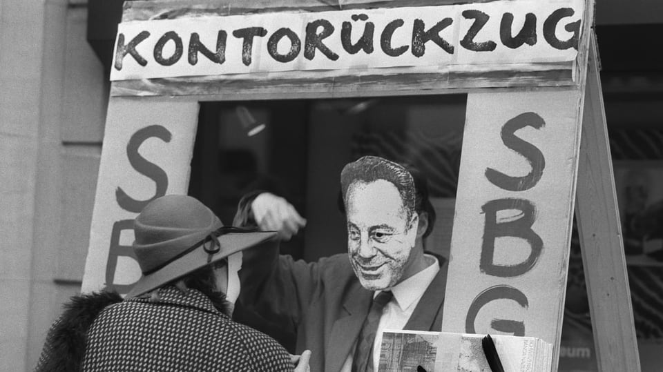 1988 forderten Demonstranten in Zürich den Abbruch der wirtschaftlichen, diplomatischen und kulturellen Beziehungen der Schweiz mit Südafrika. 