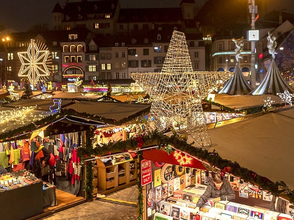 A few stalls of the Christmas market in Basel.