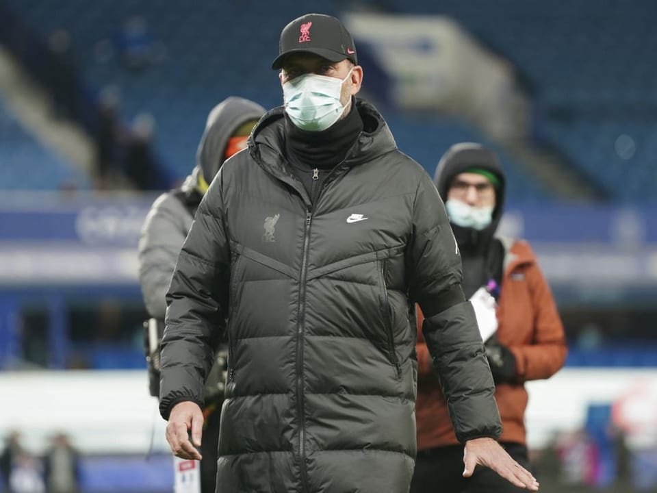 Steht mit seinem Team vor einer unverhofften Weihnachtspause Jürgen Klopp mit Maske