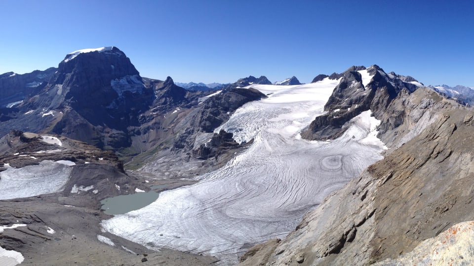 Mit der allgemeinen Erwärmung schmelzen auch die Gletscher immer stärker, hier der Gemsfairenstock.