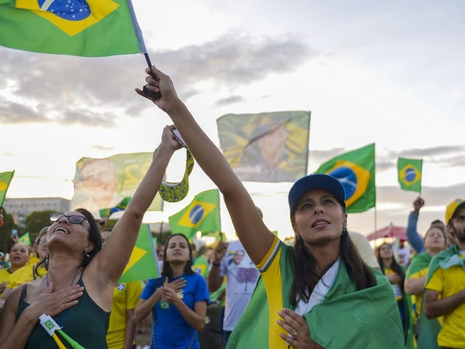 Bolsonaro-Wählerinnen bei einer Wahlveranstaltung