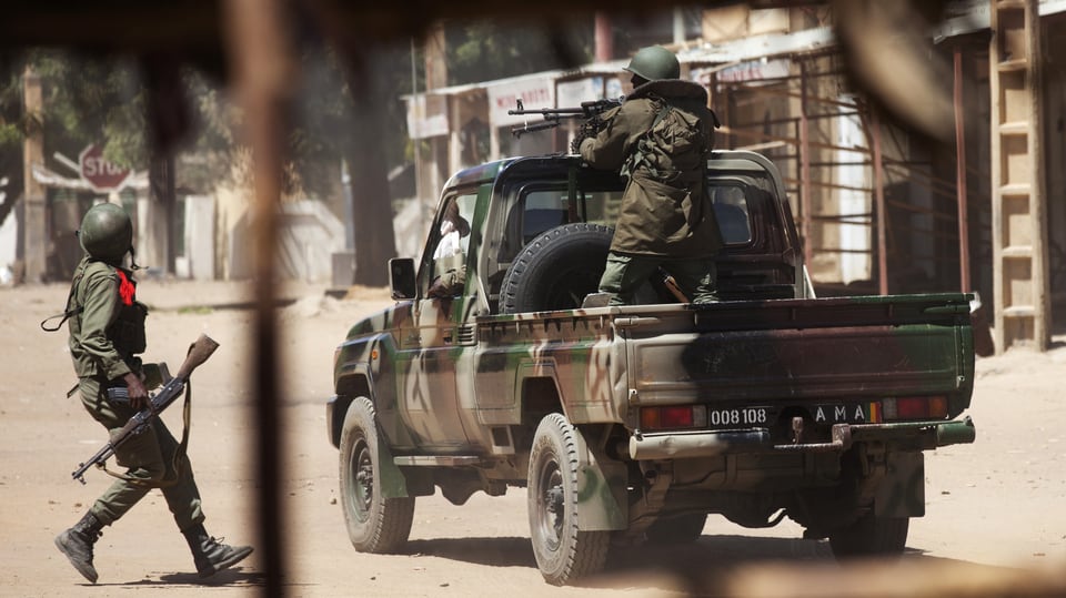 Malische Soldaten kämpfen gegen Islamisten in Gao. (reuters)