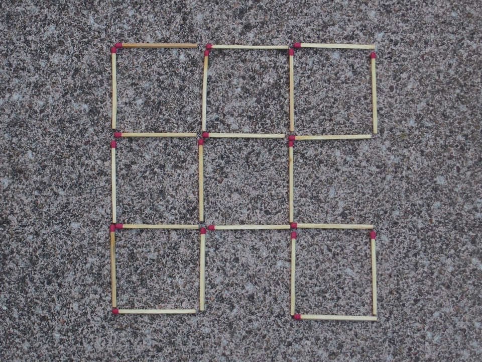 Lösung von Aufgabe 1. Es sind sieben gleich grosse Quadrate zu sehen.