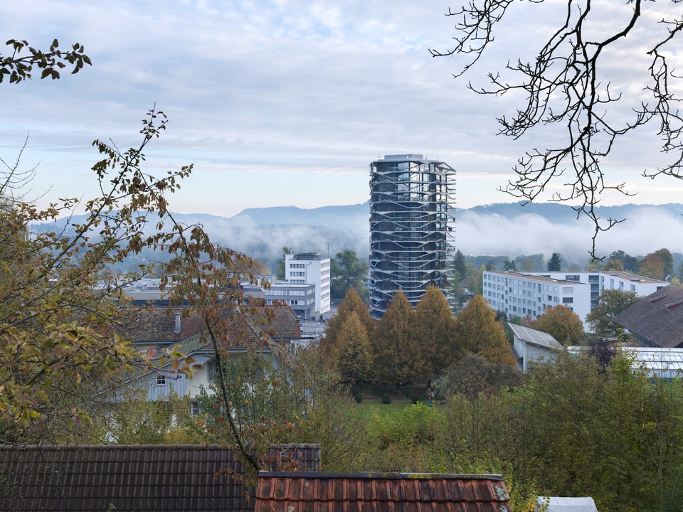 Begrüntes Hochhaus in Wabern bei Bern.