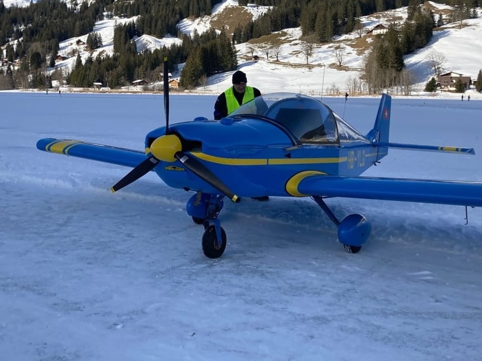Flugzeug auf See