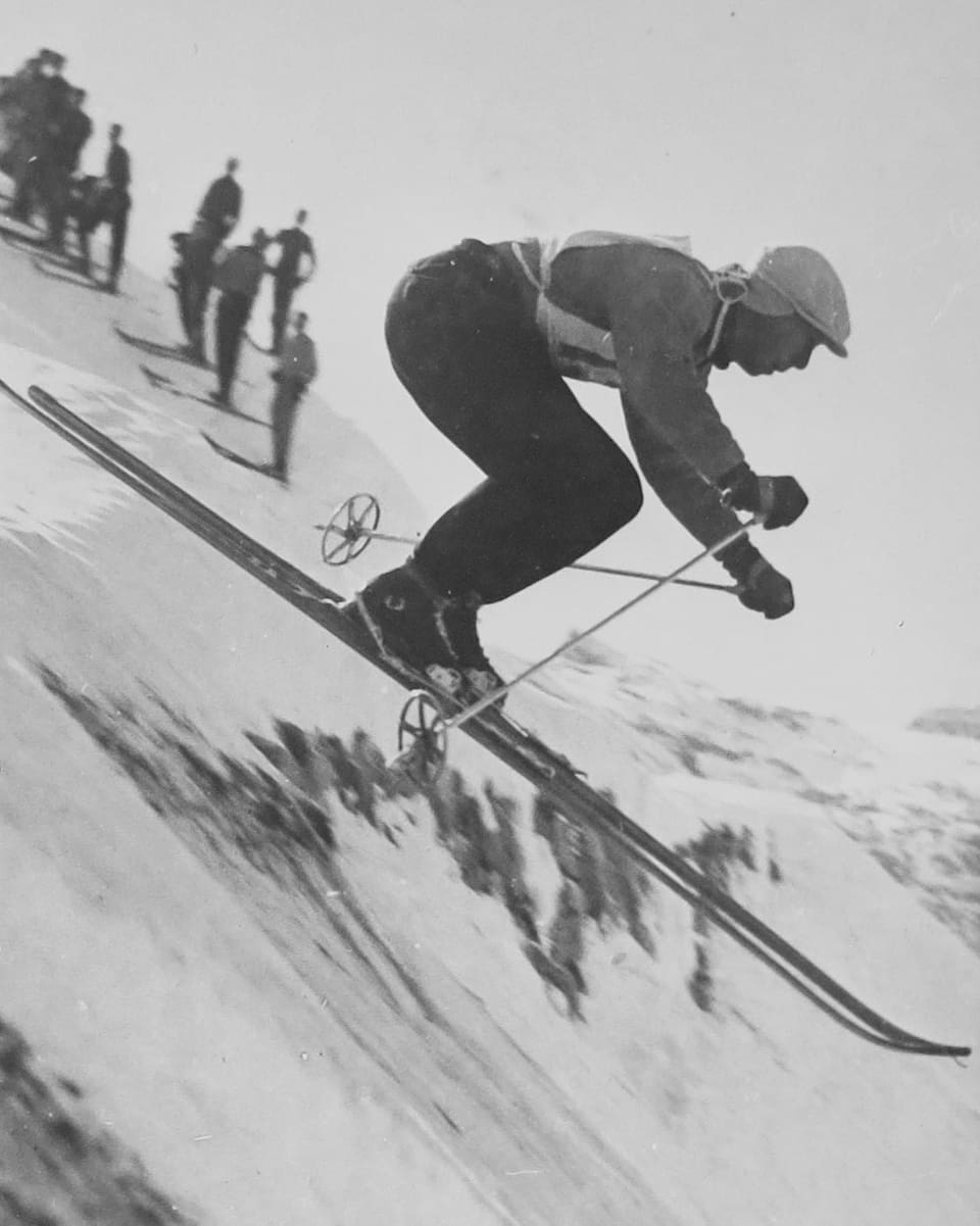 Aufnahme von Karl Molitor beim Skifahren. 