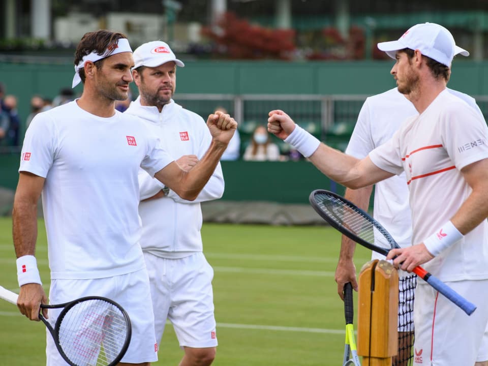 Roger Federer nach einer Trainingssession mit Andy Murray.