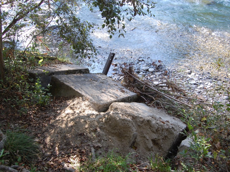 Die Uferverbauungen an der Sense sind nach knapp 120 Jahren kaputt und verbraucht.