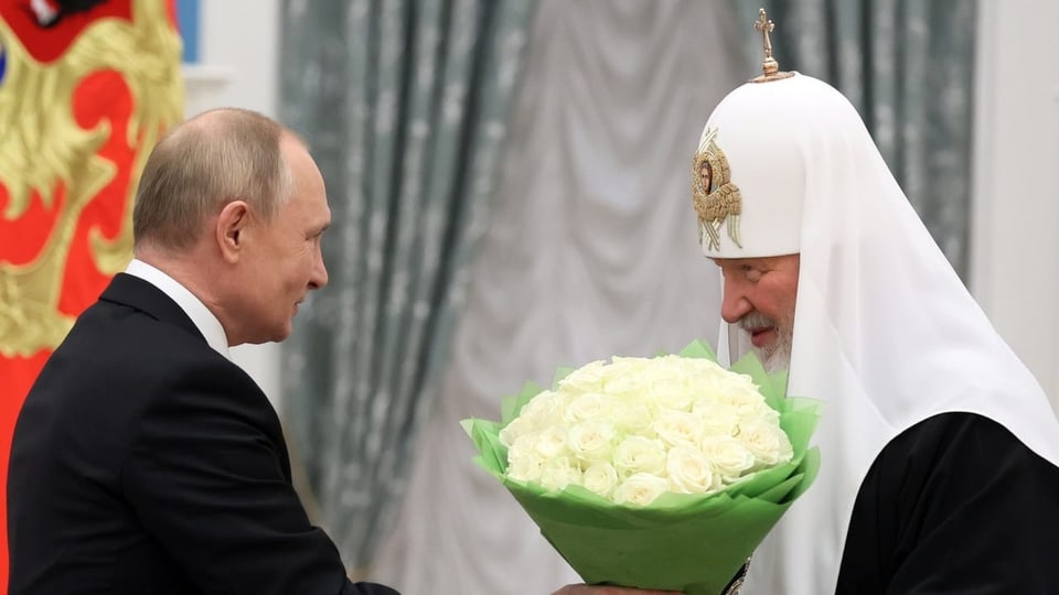Kreml-Chef Putin mit Kyrill, am 20. November 2021 bei einer Zeremonie in Moskau.