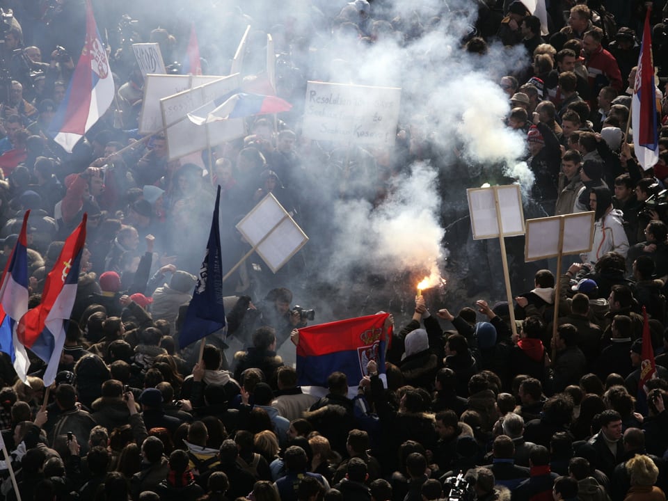 Demonstration von serbischer Minderheit