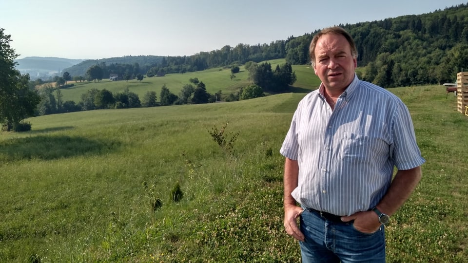 Ein Mann auf einem Feld