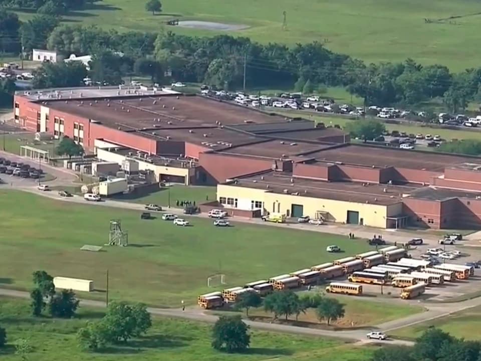 Luftaufnahme vom Campus der Santa Fe High School im US-Bundesstaat Texas.