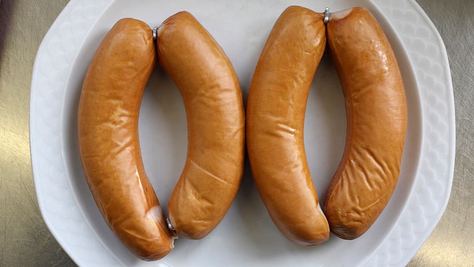 Am Anfang steht der Cervelat Rohe Cervelat.