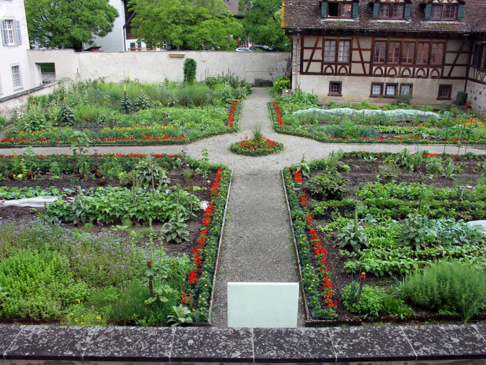 farbiger Klostergarten