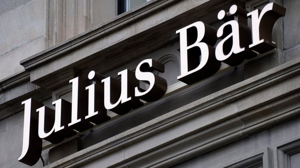 Schriftzug Julius Bär am Bankgebäude