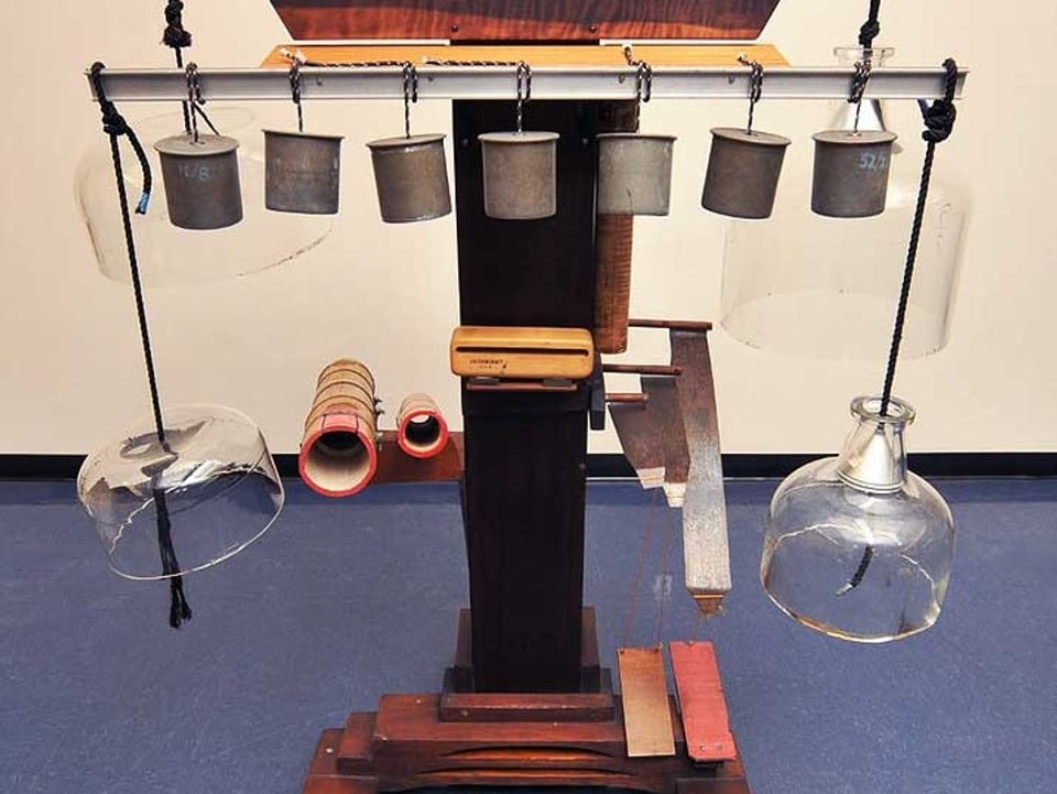 Genialer Erfinder Harry Partch erfindet eine neue Instrumentenwelt