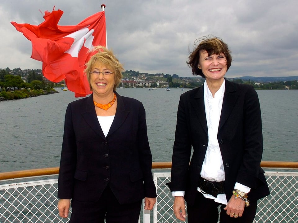 Calmy-Rey und Bachelet auf einem Schiff.