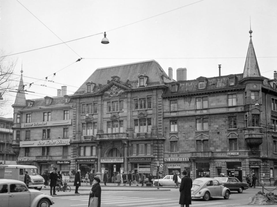 Schwarz-Weiss Bild vom Schauspielhaus Zürich in den 60er Jahren