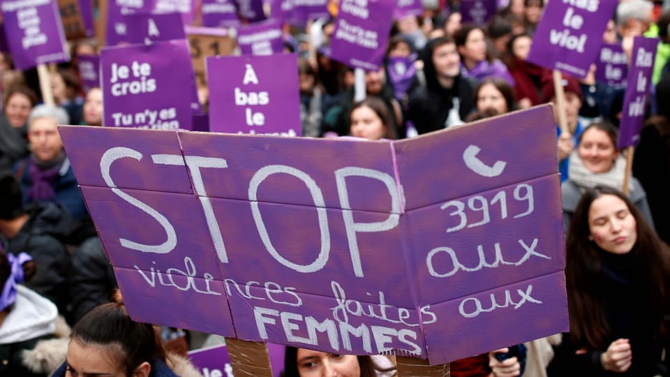 Demonstrationen gegen Gewalt an Frauen