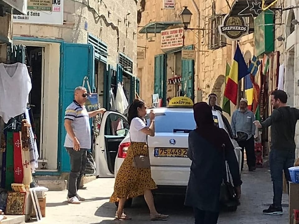 Touristen und Souvenirstände in Betlehem