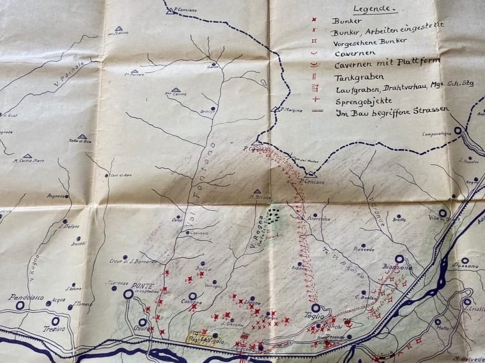 Eine Karte, die das Veltliner Tal zeigt. Der Fluss ist blau eingezeichnet sowie Strassen und Bunker.