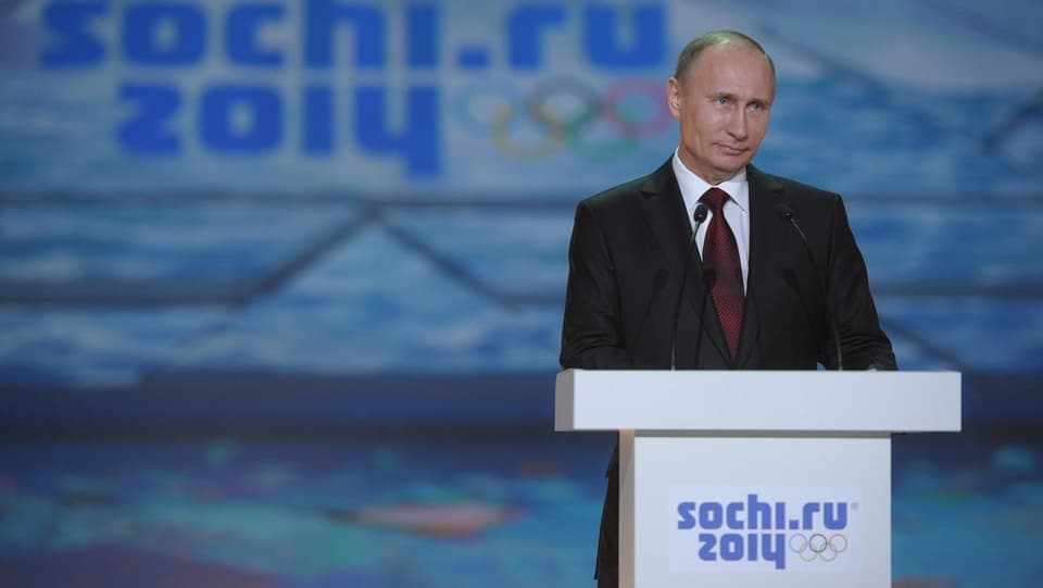 Porträt von Wladimir Putin während einer Rede.