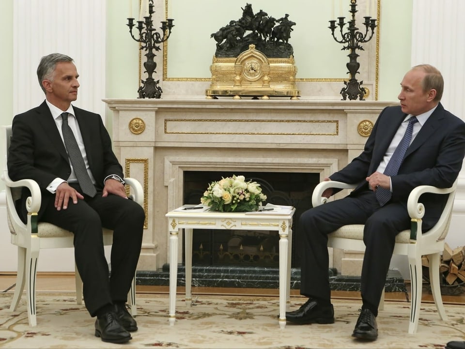Didier Burkhalter und Wladimir Putin im Gespräch.