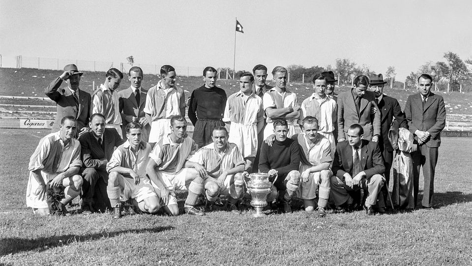 In der ersten Hälfte des 20. Jahrhunderts war GC die Cup-Mannschaft schlechthin: Im Jahr 1952 hatten die Zürcher bereits 12 Titel gesammelt, darunter bei einem Finalsieg 1942 gegen Basel.