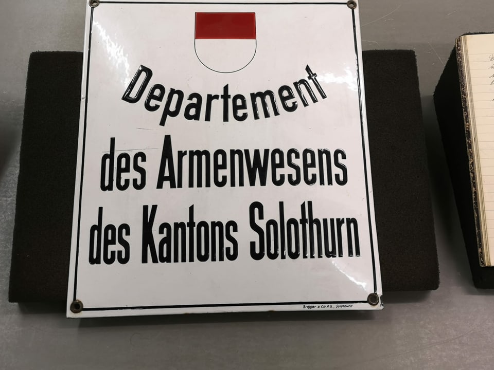 Blechschild "Departement des Armenwesens Kt. Solothurn"