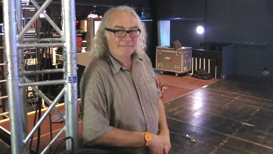 Mark Waldispühl hinter der Bühne des Luzerner Saals im KKL.